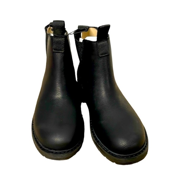 Size 9 men’s pull on leather boots - Picture 1 of 6